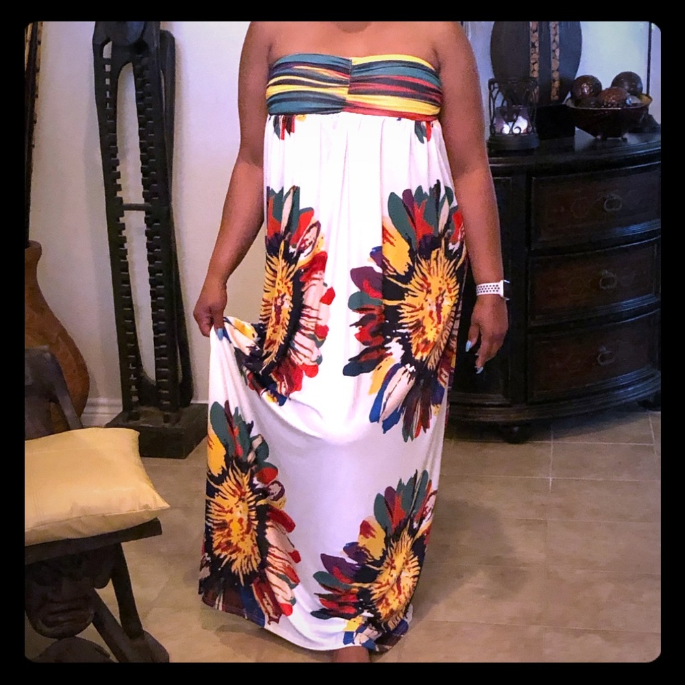 Beautiful floral large maxi dress